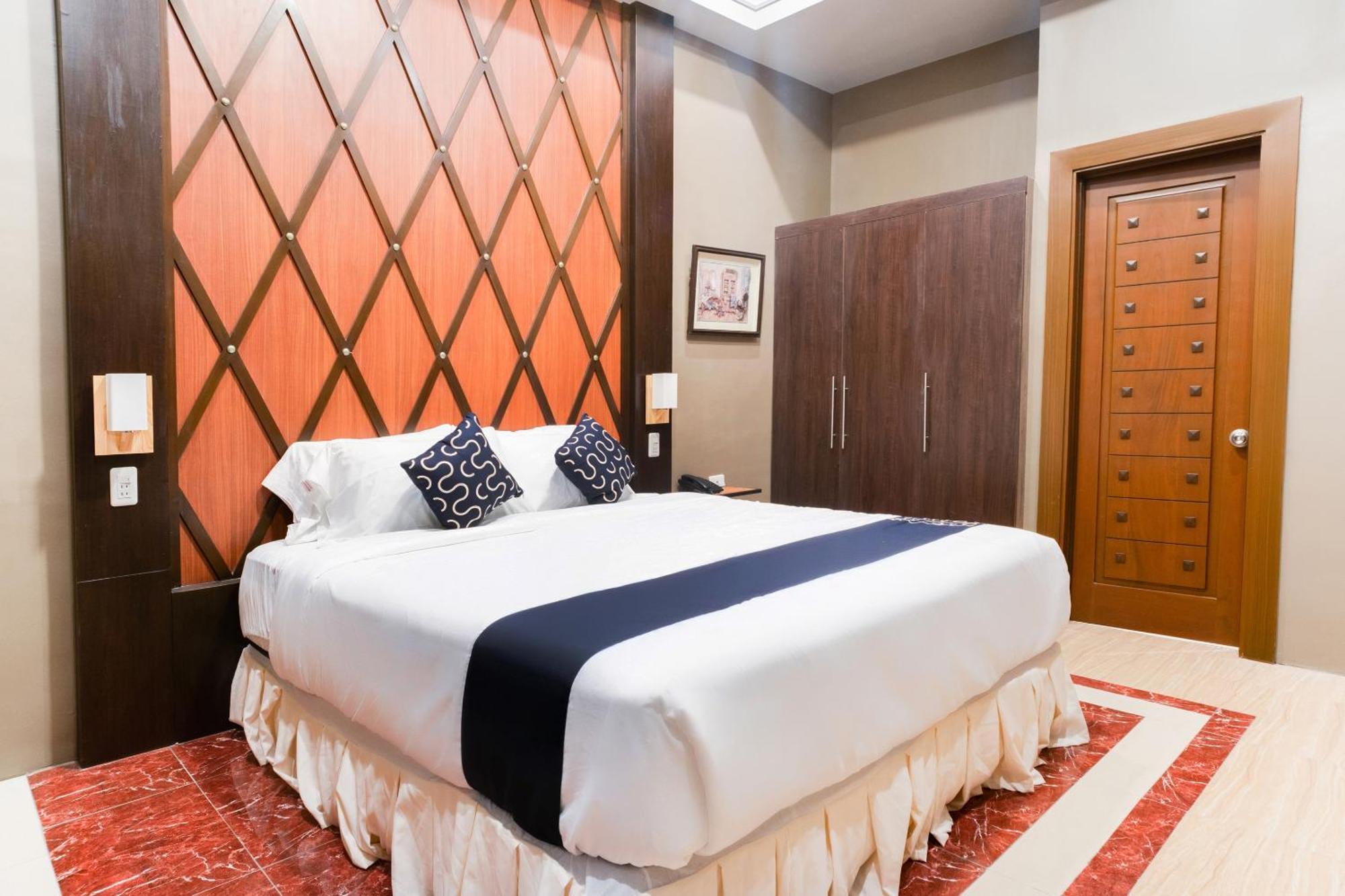 Capital O 460 World Palace Hotel Davao Exterior photo