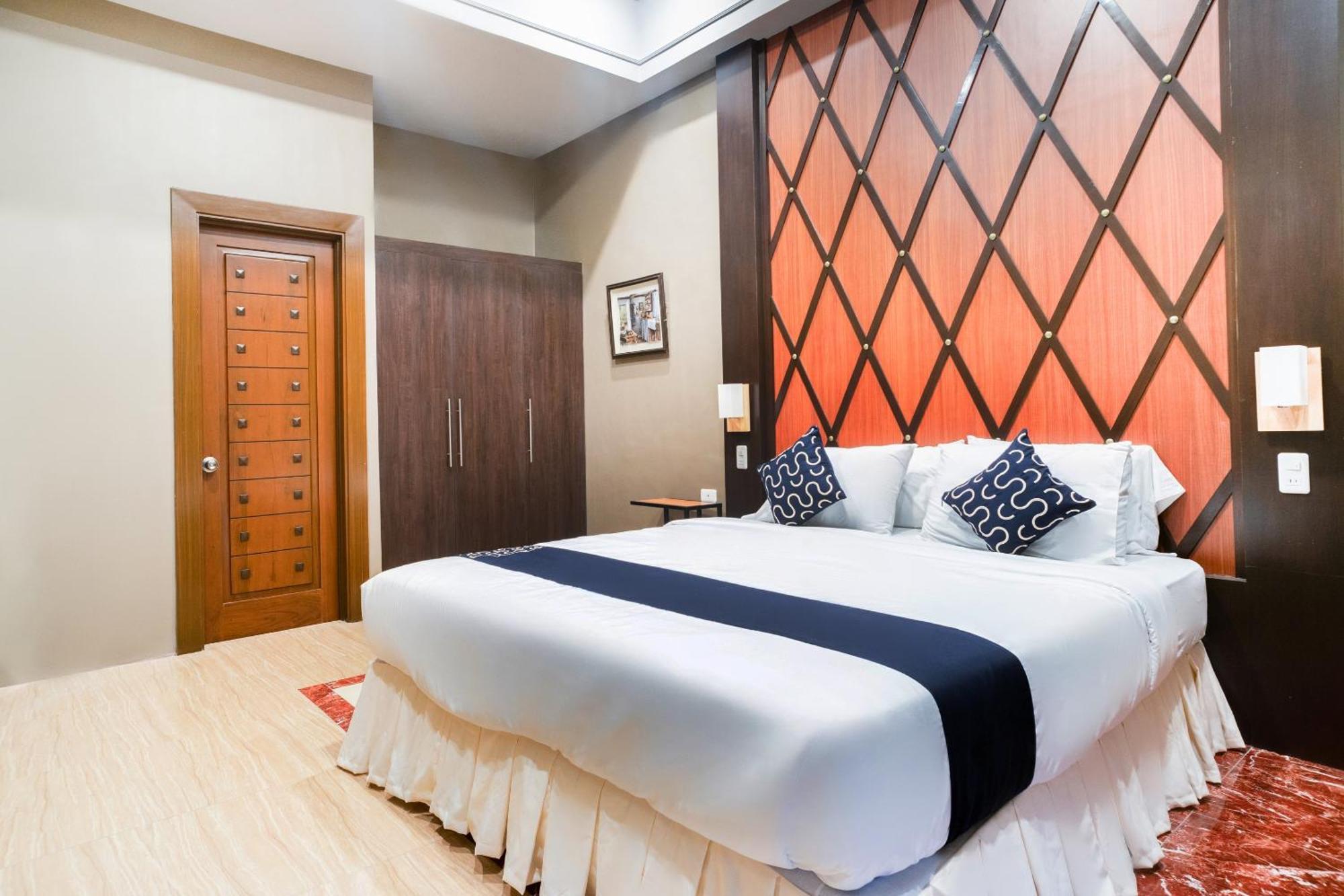 Capital O 460 World Palace Hotel Davao Exterior photo
