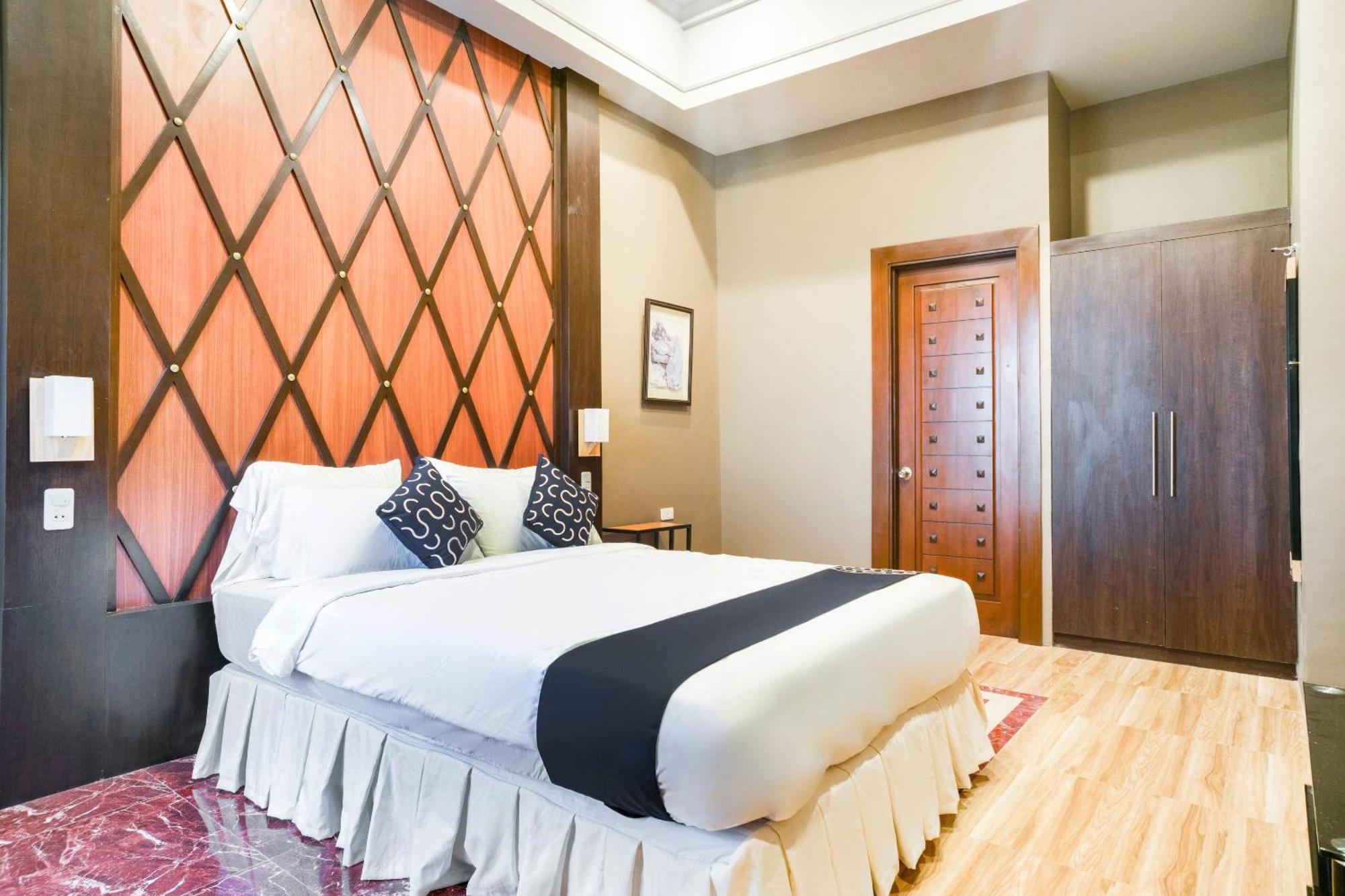 Capital O 460 World Palace Hotel Davao Exterior photo